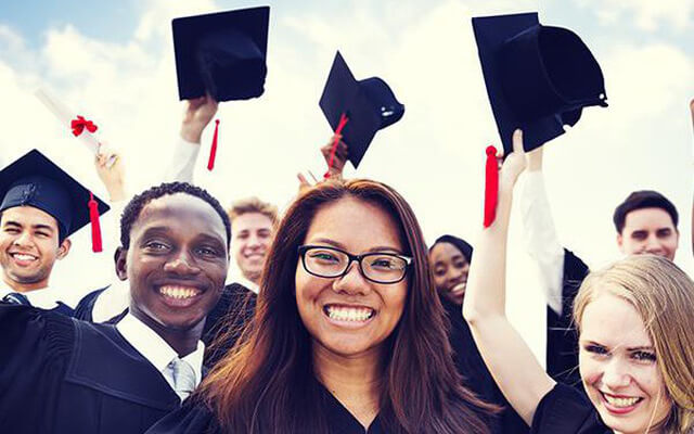 Top 10 scholarships for students to study in Australia